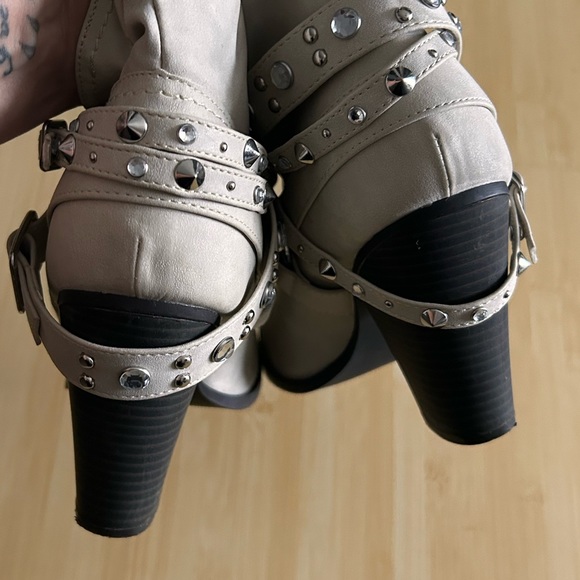 Daisy Fuentes Valley Beige Light Tan Ankle Boots size 10 - Picture 4 of 13